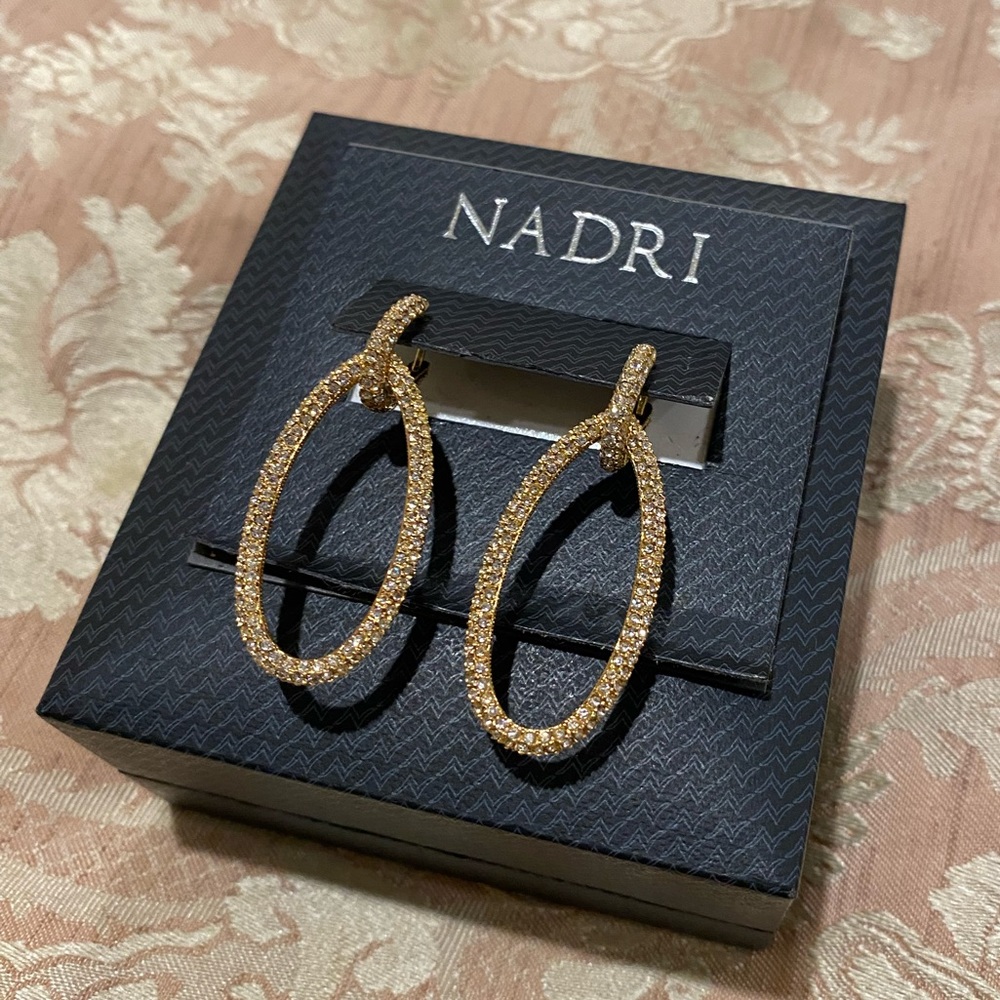 Nadri earrings with high end crystals in gold tone setting. Brand new. - Picture 2 of 8
